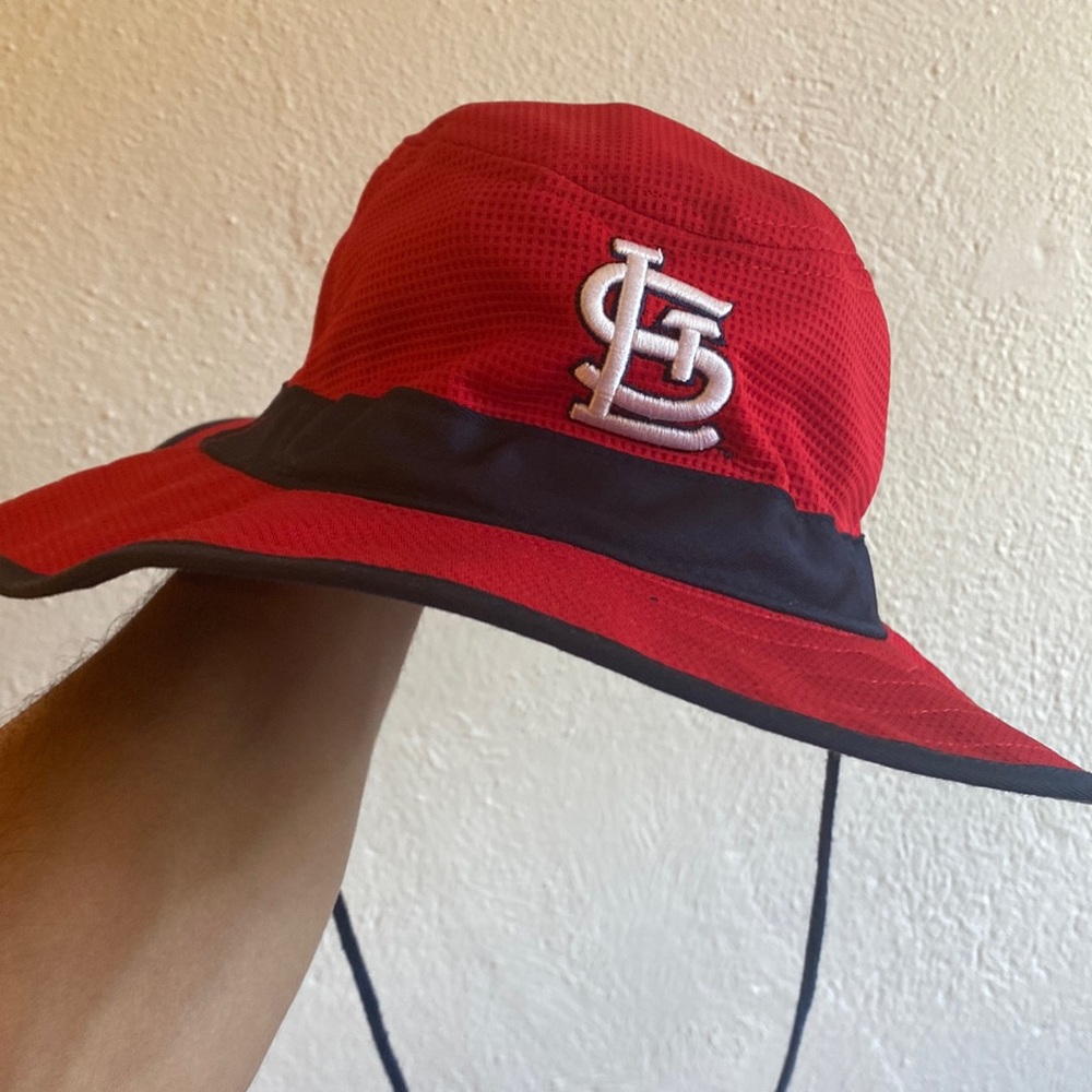 Cardinals bucket hat